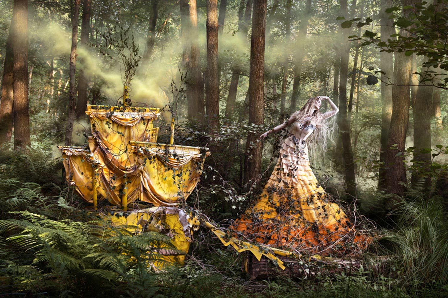 Shell-Wait-For-You-In-The-Shadows-Of-Summer-Kirsty Mitchell