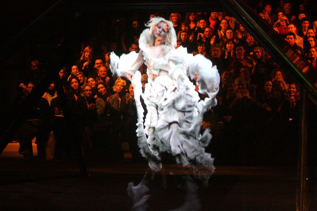 Kate Moss hologram, Alexander McQueen FW06