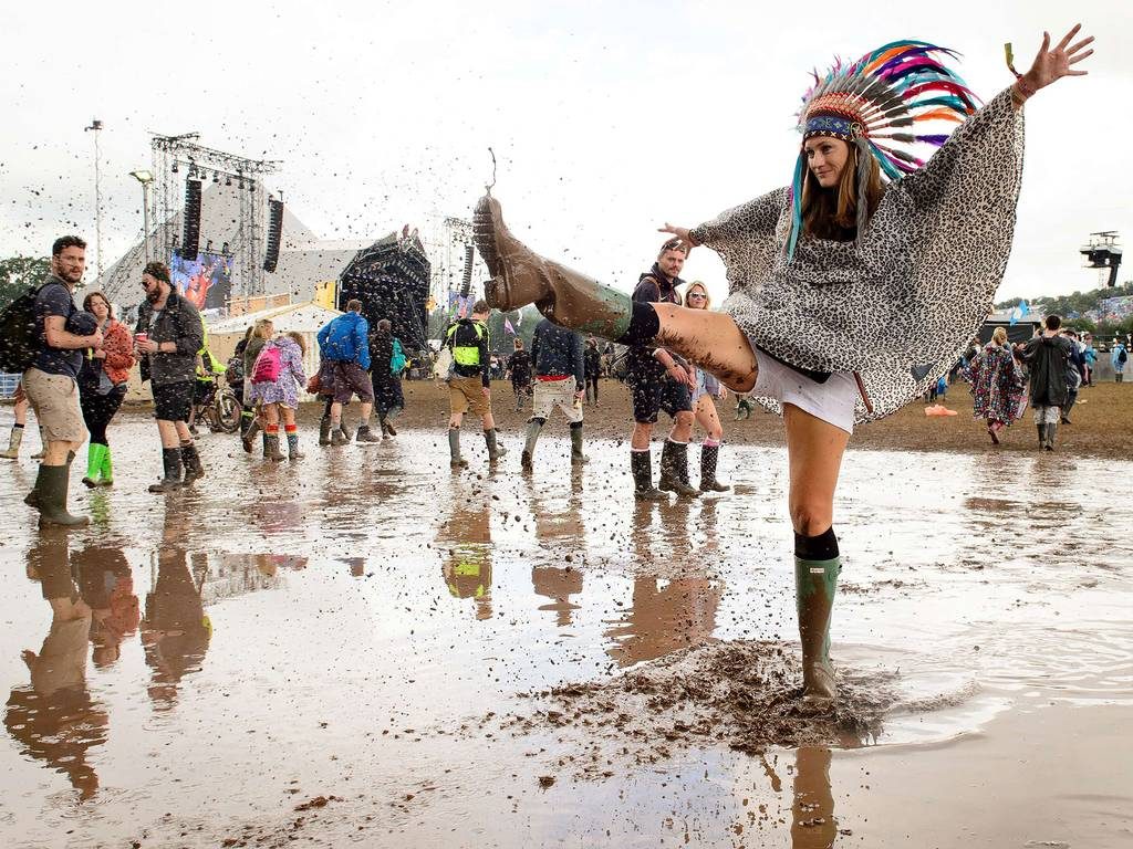 This is how someone dresses for Glastonbury 2015