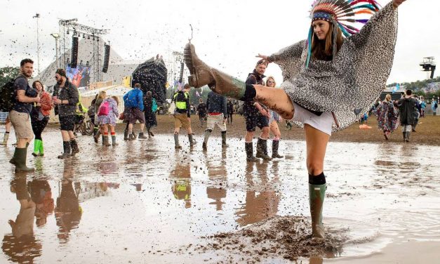 This is how someone dresses for Glastonbury 2015